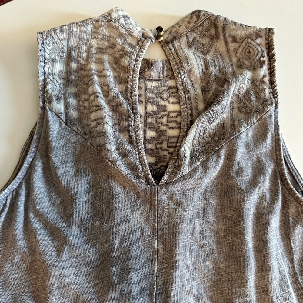 Knox Rose Heather Gray Sleeveless Blouse - Picture 2 of 6